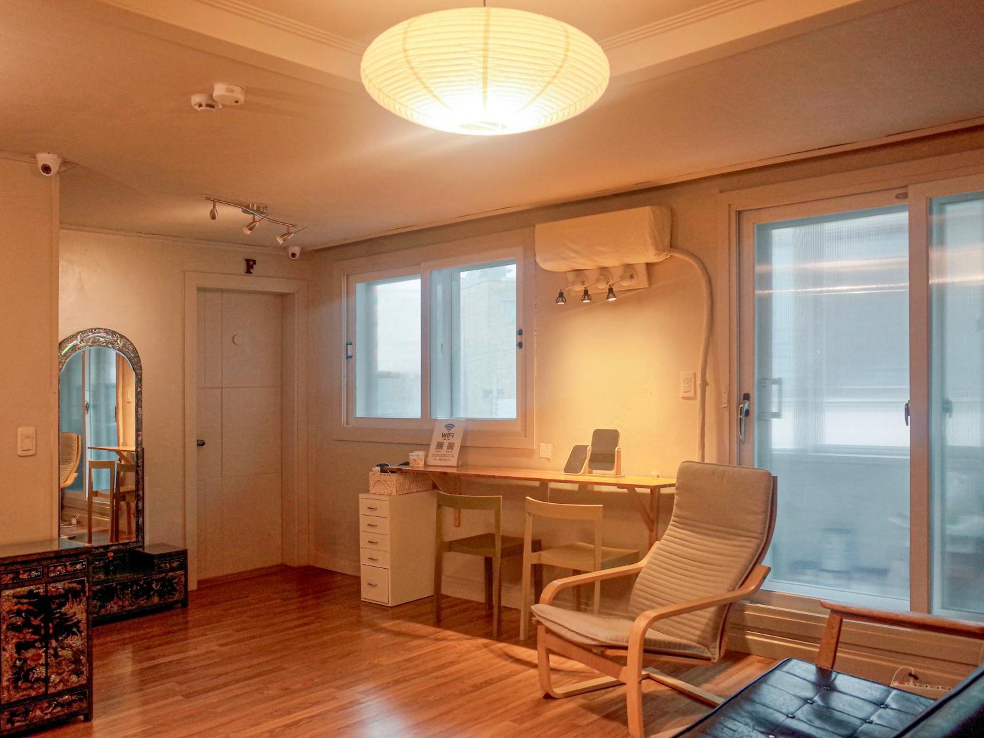 The One Hostel Hongdae In Seoul - Foreigner Only Esterno foto